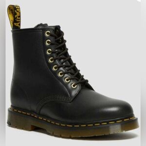 DR. MARTENS 1460 WINTERGRIP LACER BOOTS SOFT TOE Leather Ladies Black Boots